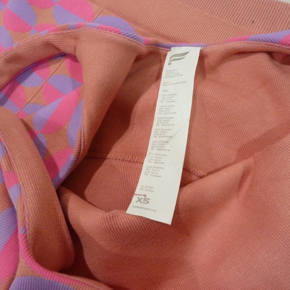 Fabletics SET Seamless High Waisted Short and Bra Womens XS Pink Purple - Picture 6 of 6